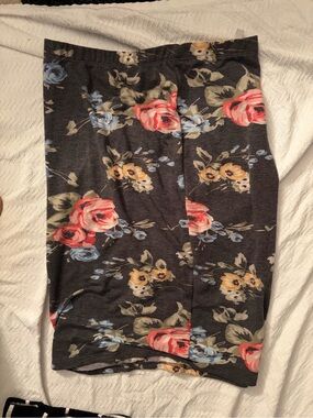 Acting Pro Floral Pencil Skirt - Charcoal with Pink, Blue & Yellow Roses